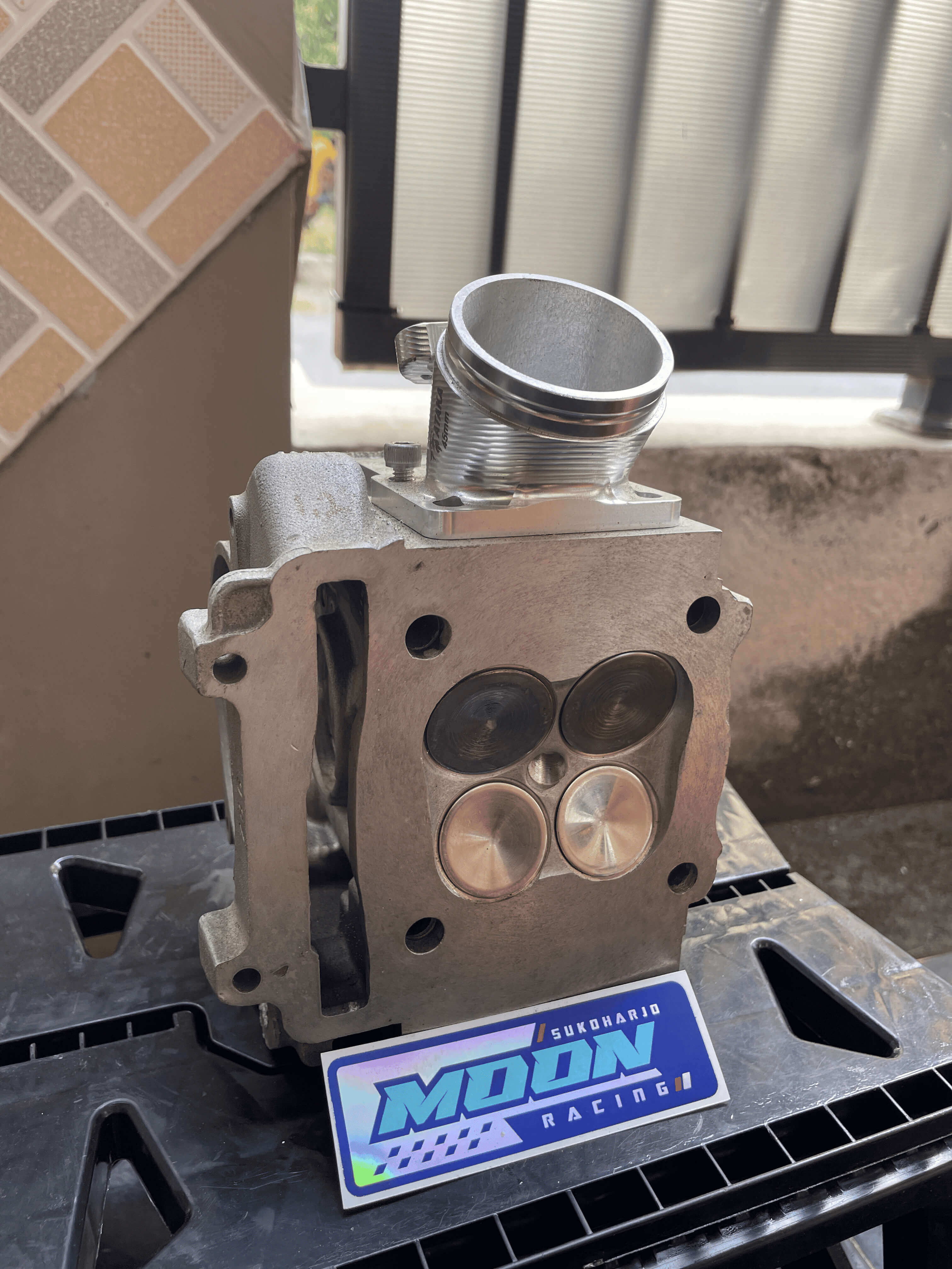 Cylinder Head Moon Racing