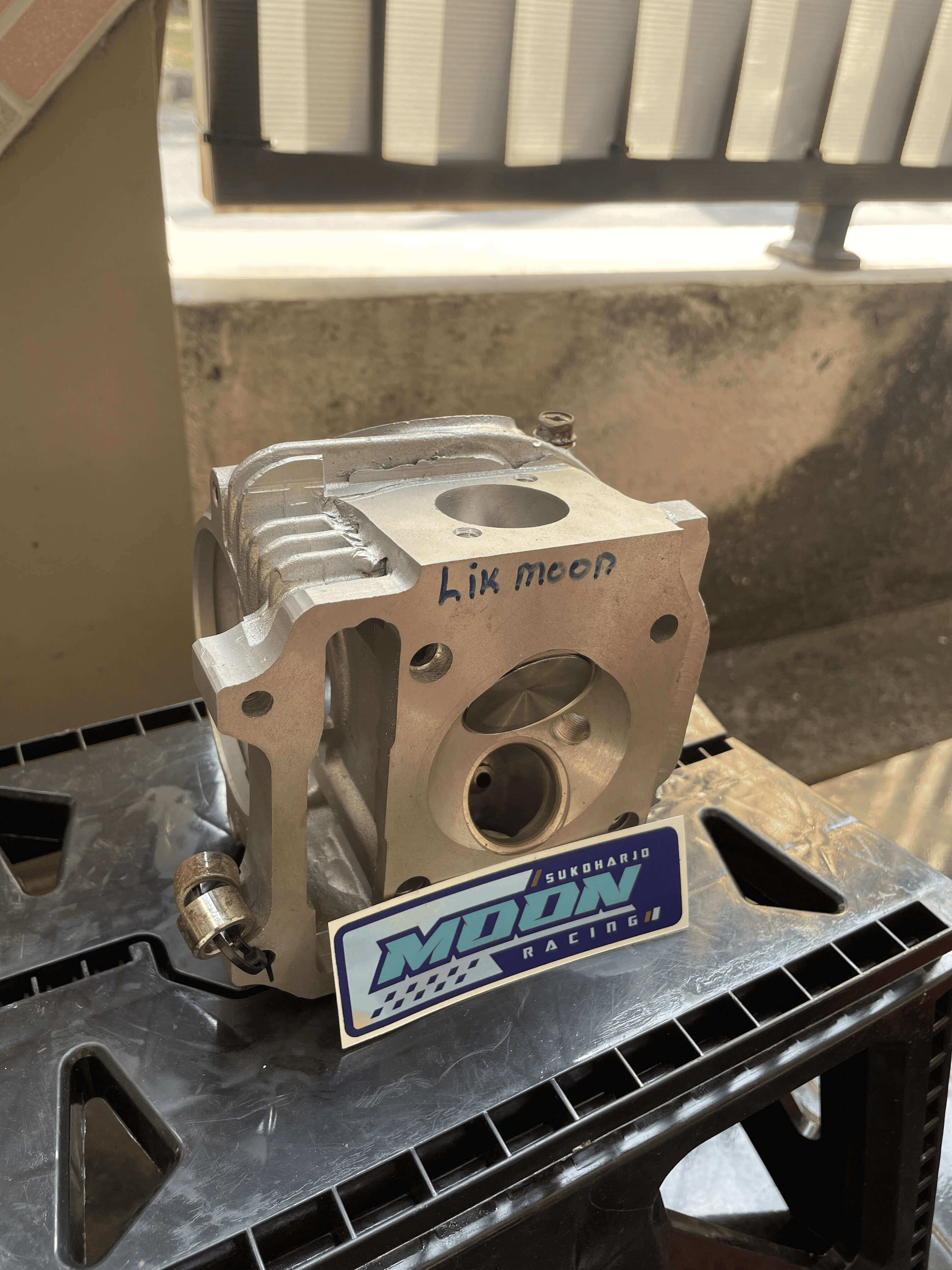 Cylinder Head Moon Racing